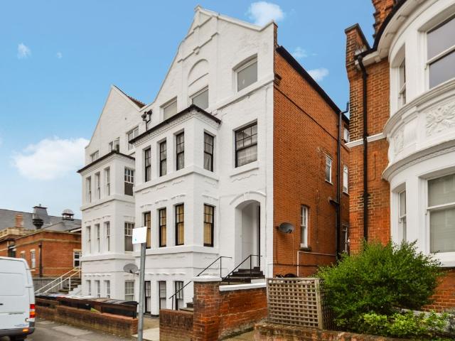 Apartment for rent in Surbiton, Isle Of Man