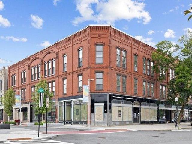 House for sale in Central Business District Historic District, Claremont