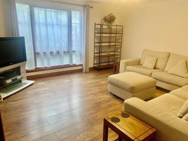Apartment for rent in Ashley, Ballindoch