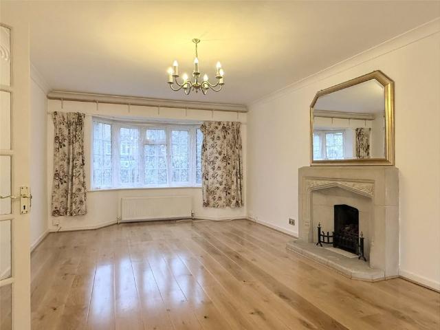 House for rent in Hadley Wood, Greater London