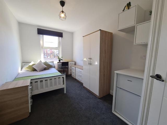 Room for rent in Bearwood, West Midlands