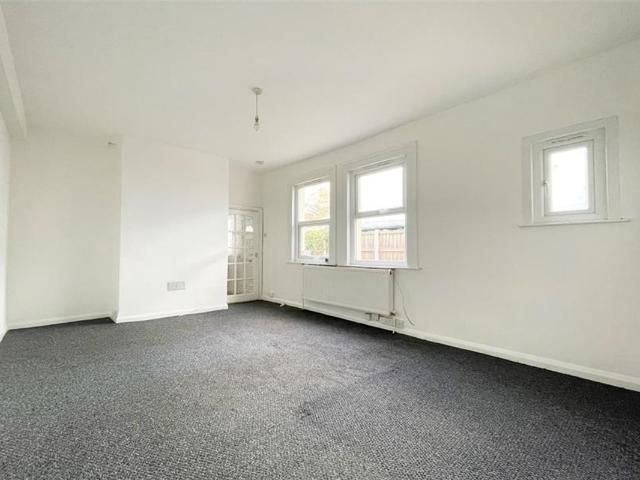 Studio for rent in Milton, Alton Barnes