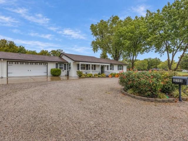 House for sale in Claremore, Rogers County