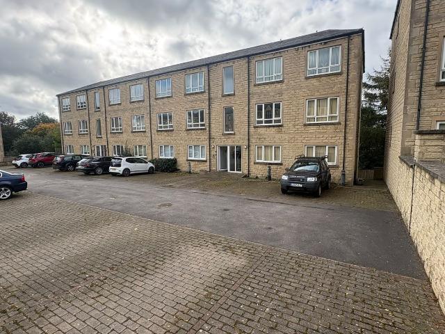Apartment for rent in Woolshops, Calderdale