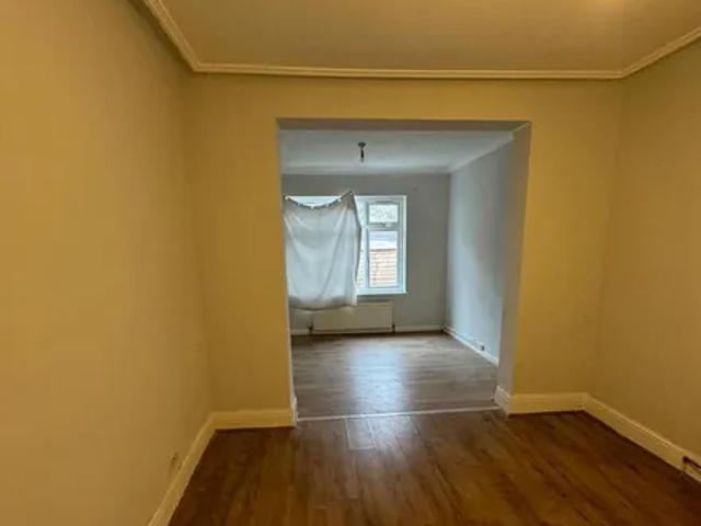 House for rent in Gants Hill, Greater London
