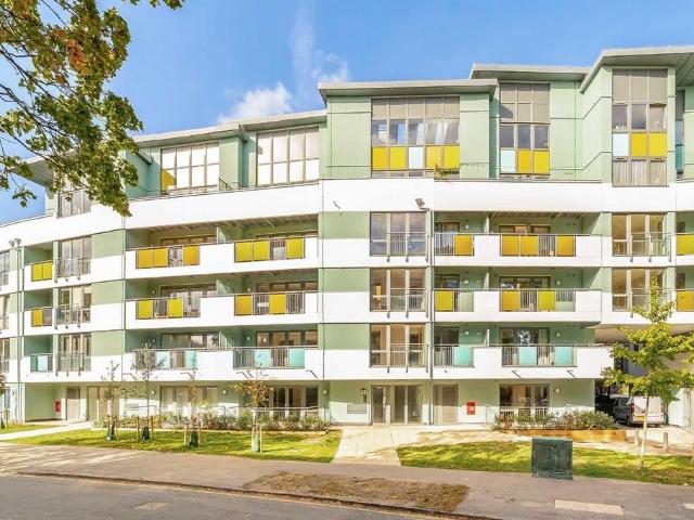 Apartment for rent in Clapham Park, Greater London