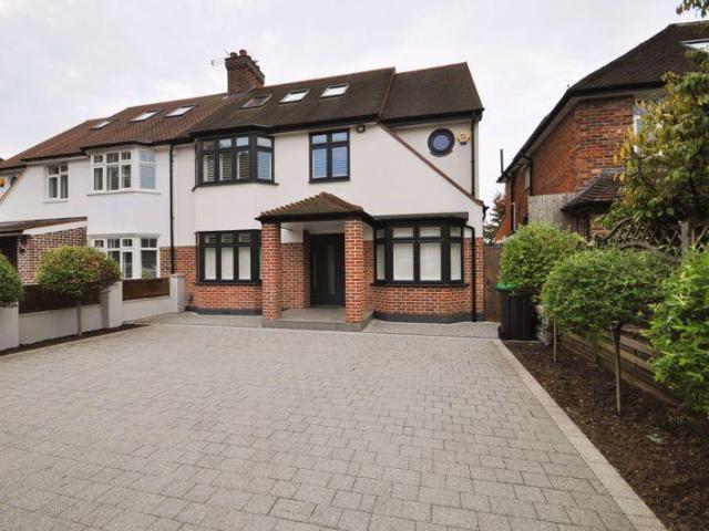 House for rent in Royal Borough of Kingston upon Thames, Greater London