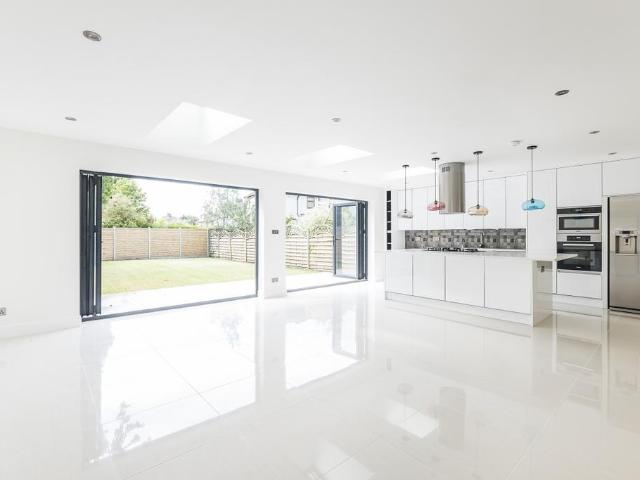 House for rent in Royal Borough of Kingston upon Thames, Greater London