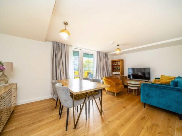 Apartment for rent in Clapham Park, Greater London