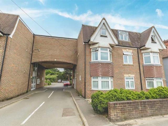 Apartment for rent in Colnbrook, Slough
