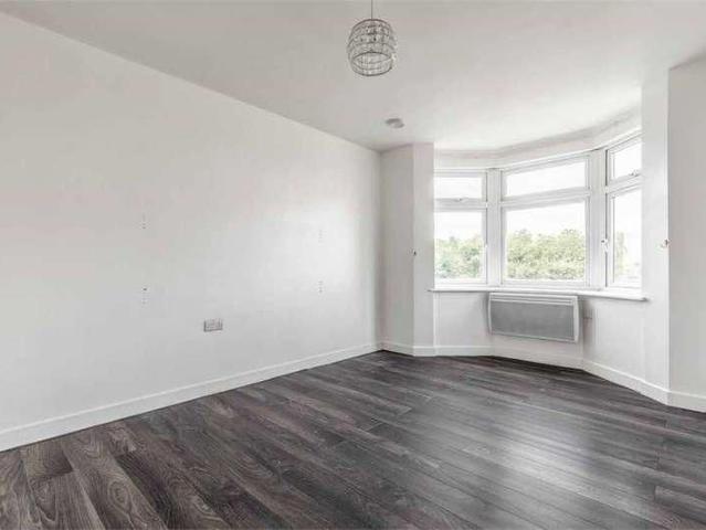 Apartment for rent in Colnbrook with Poyle, Slough