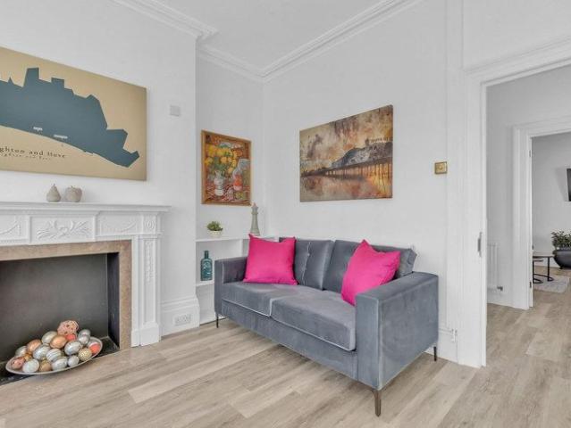 Townhouse for rent in Brunswick, Brighton & Hove