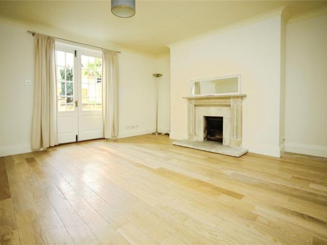 Apartment for rent in Golden Valley, Gloucestershire