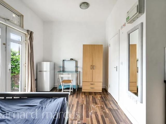 Studio for rent in London Borough of Croydon, Selhurst