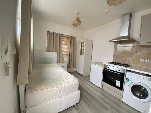 Studio for rent in Clapton, Lower Clapton