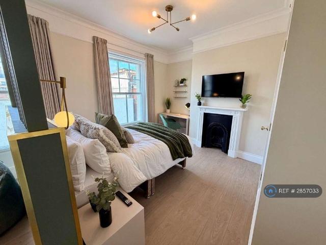 House for rent in Kings Barton, Gloucester