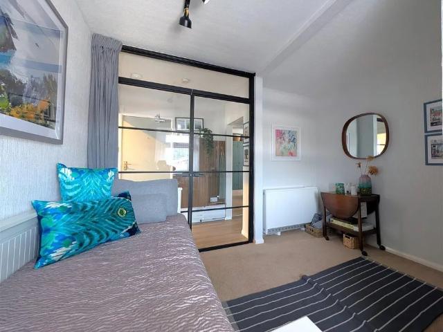 Apartment for rent in Strode, Devon