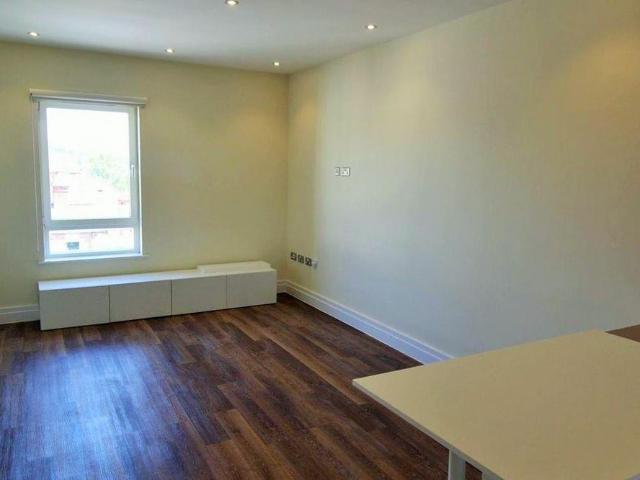 Apartment for rent in Milverton, Green Close