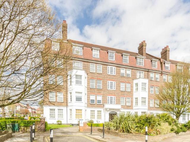 Apartment for rent in Brondesbury, Greater London