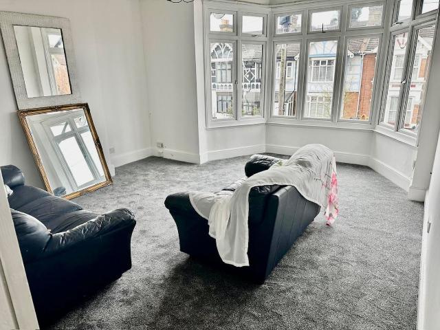 Apartment for rent in Gants Hill, Greater London