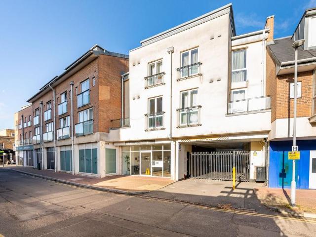 Apartment for rent in Norbiton, Greater London