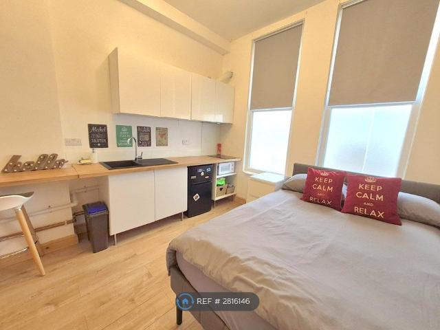 Studio for rent in Edgbaston, Isle Of Man