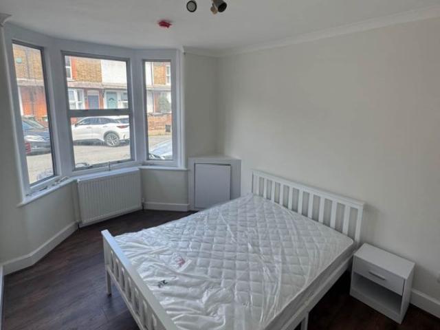 Room for rent in Elstree and Borehamwood, Borehamwood