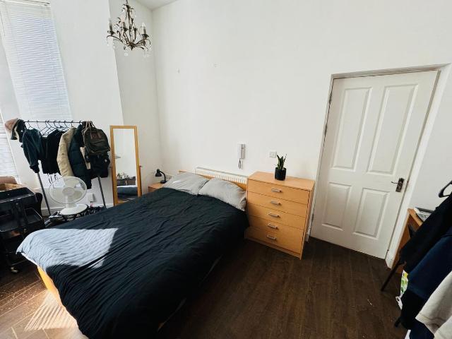 Apartment for rent in Hyde Park, West Yorkshire