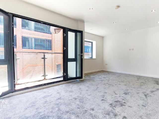 Apartment for rent in Red Hill, Surrey