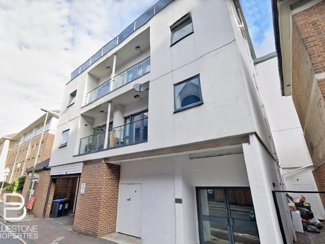 Apartment for rent in Red Hill, Surrey