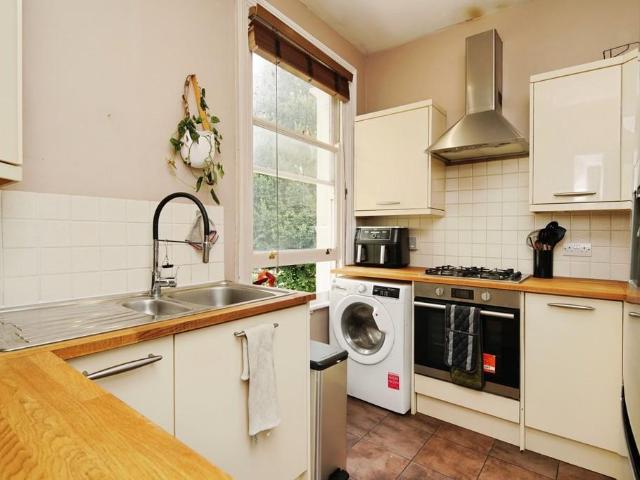 Apartment for rent in Aldrington