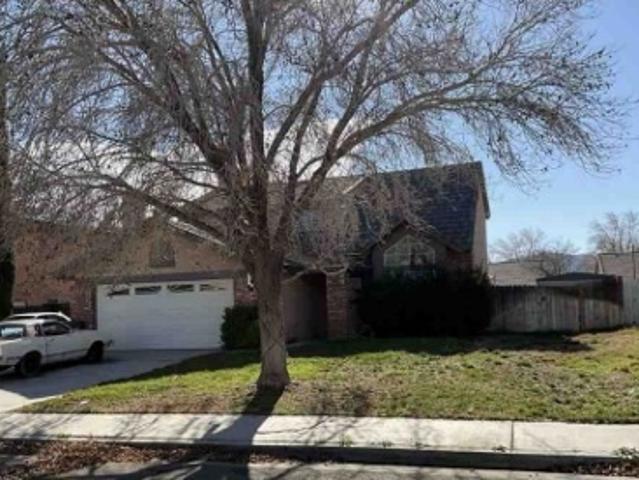 House for sale in Palmdale, California
