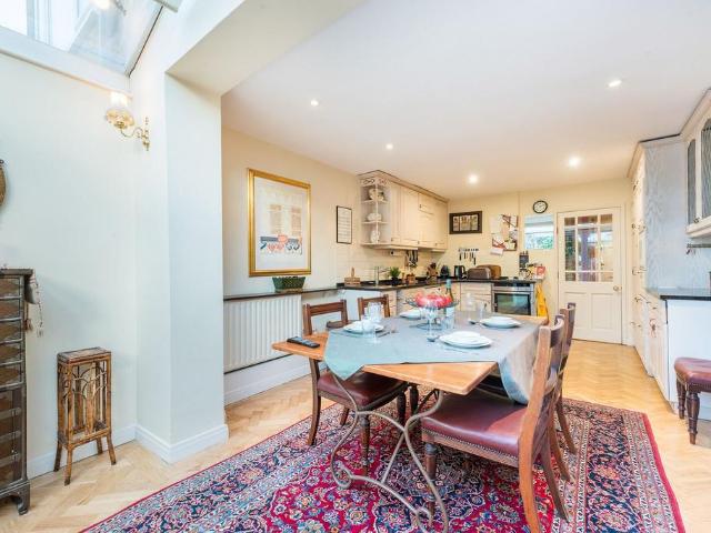 House for rent in Brompton, Greater London