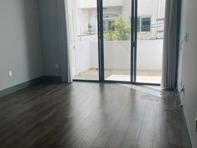 Apartment for rent in Canoga Park, California