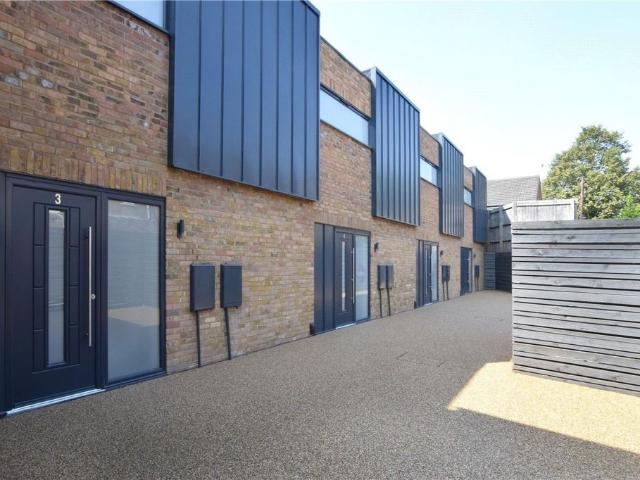 Apartment for rent in Watford Heath, North Watford