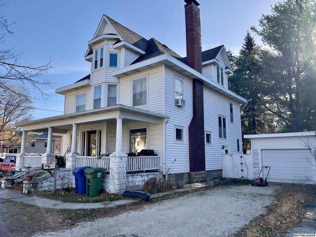 House for sale in Charles City, Iowa