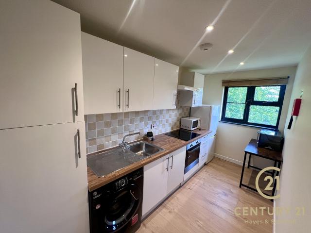 Apartment for rent in Yiewsley, Greater London