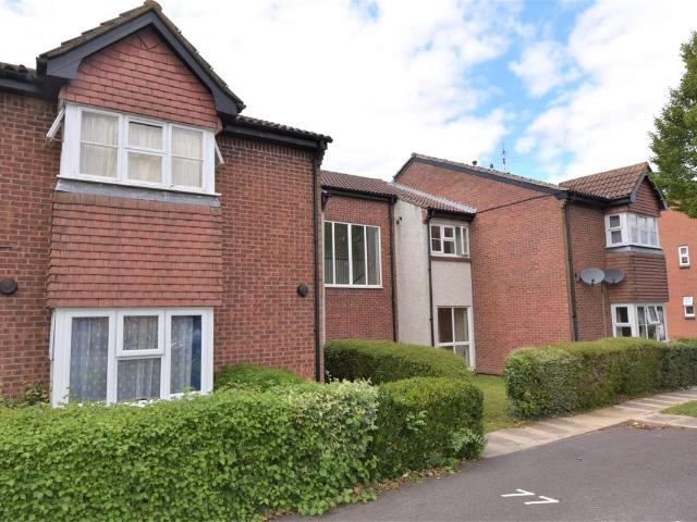 Studio for rent in London Borough of Hillingdon, Greater London