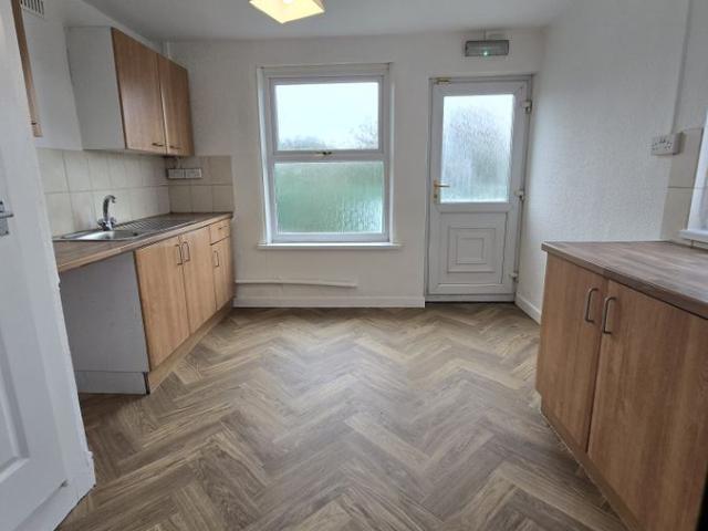 Apartment for rent in Cwmrhydyceirw, Swansea