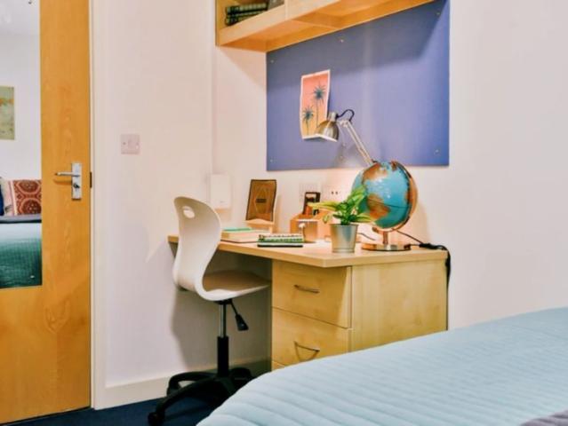 Room for rent in St. Mildred's, The Bridge