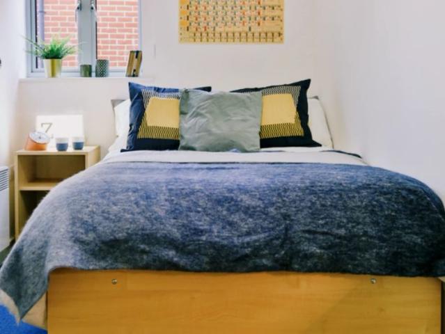 Room for rent in St. Mildred's, The Bridge