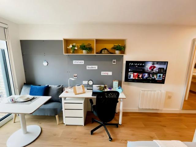 Studio for rent in Guildford Park, Westborough
