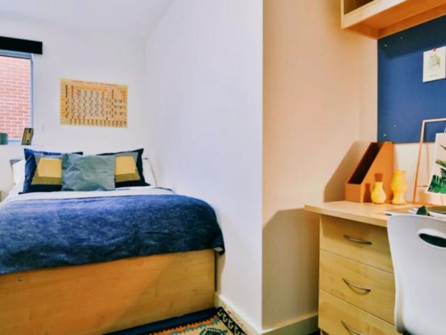 Room for rent in St. Mildred's, The Bridge