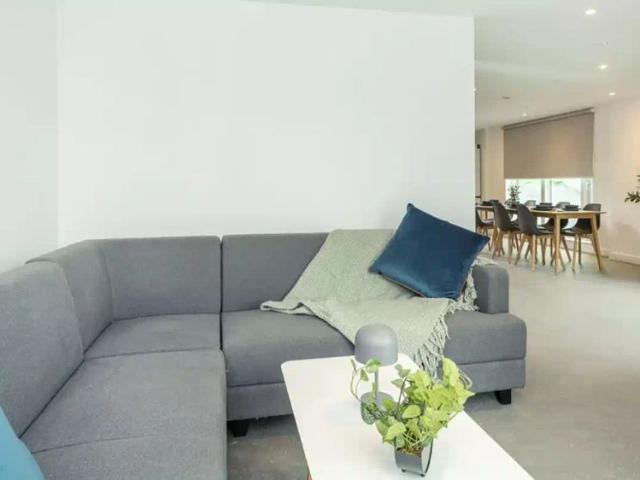 Room for rent in St Philip's Marsh, Feckenham