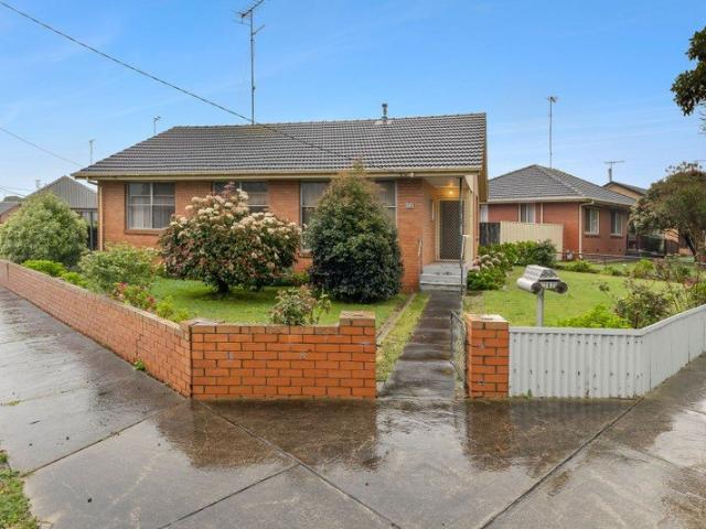 House for sale in Breakwater, Geelong