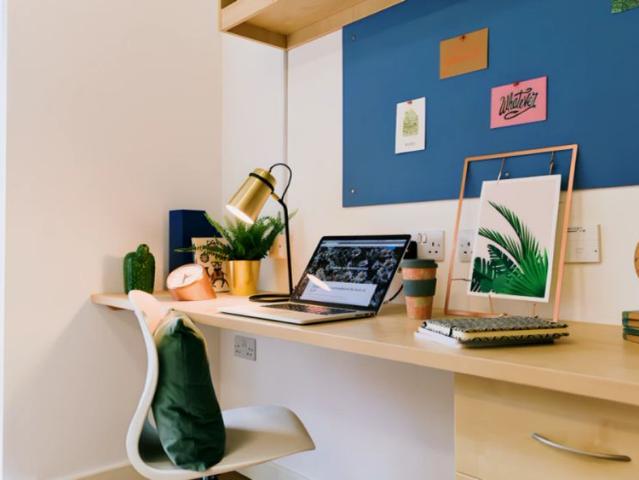 Studio for rent in St. Mildred's, The Bridge