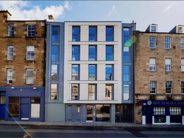 Studio for rent in Southside, Scotland