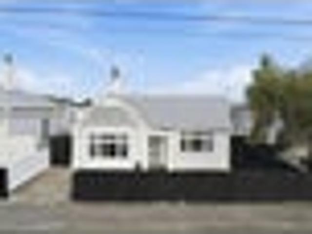 House for sale in Otakou