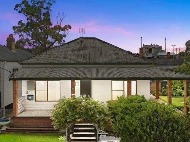 House for sale in Hunter, Victoria