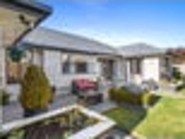 House for sale in Chaslands, Canterbury